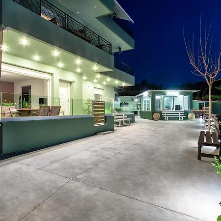 Nefeli And Myrto Apartment *
