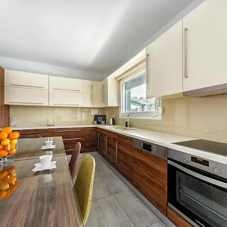 Nefeli And Myrto Apartment *